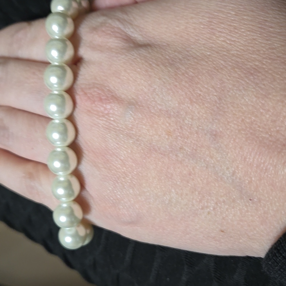 Handmade Pearl Beaded Bracelet • Classic White Pearls. 07
